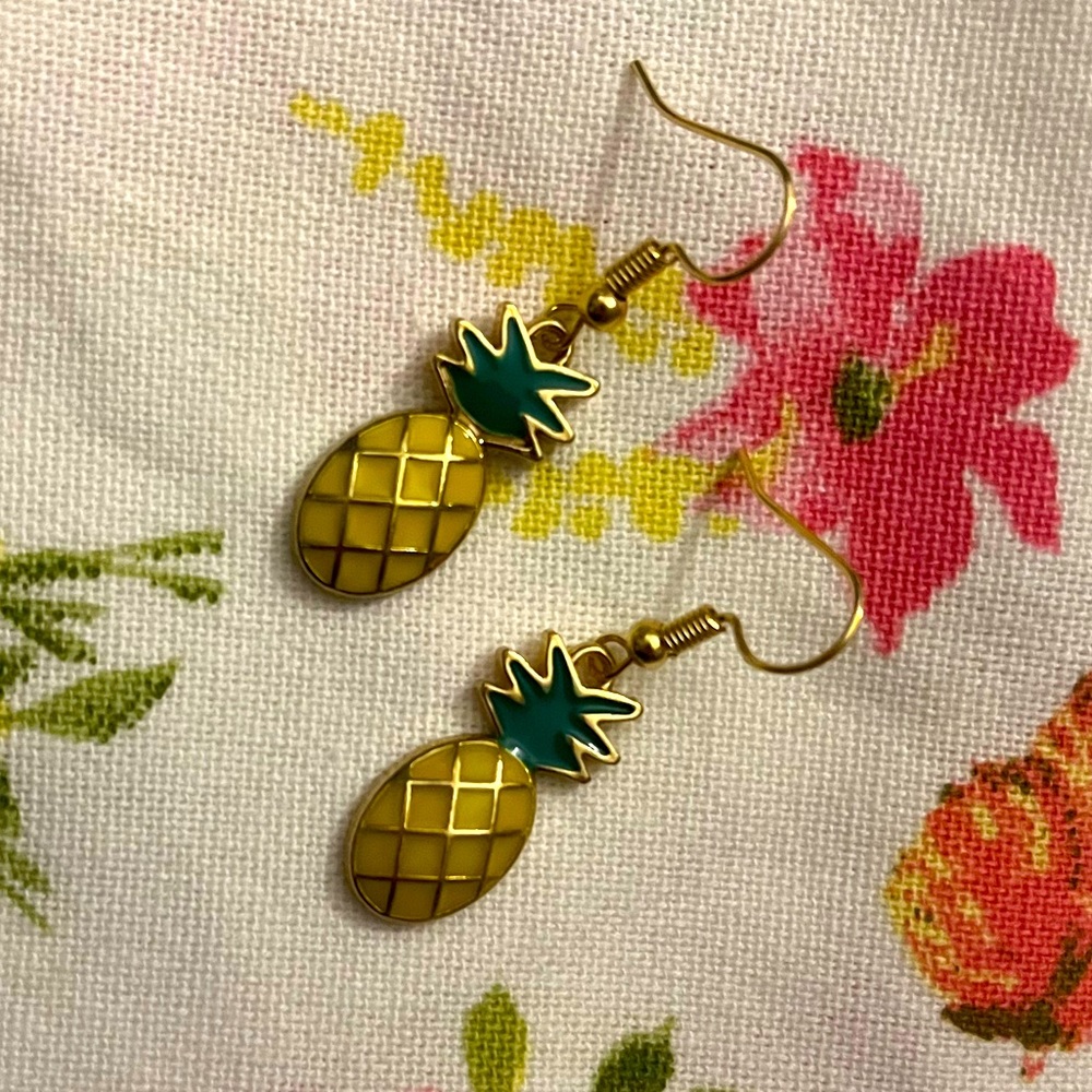 Pineapple hand crafted Earrings NEW